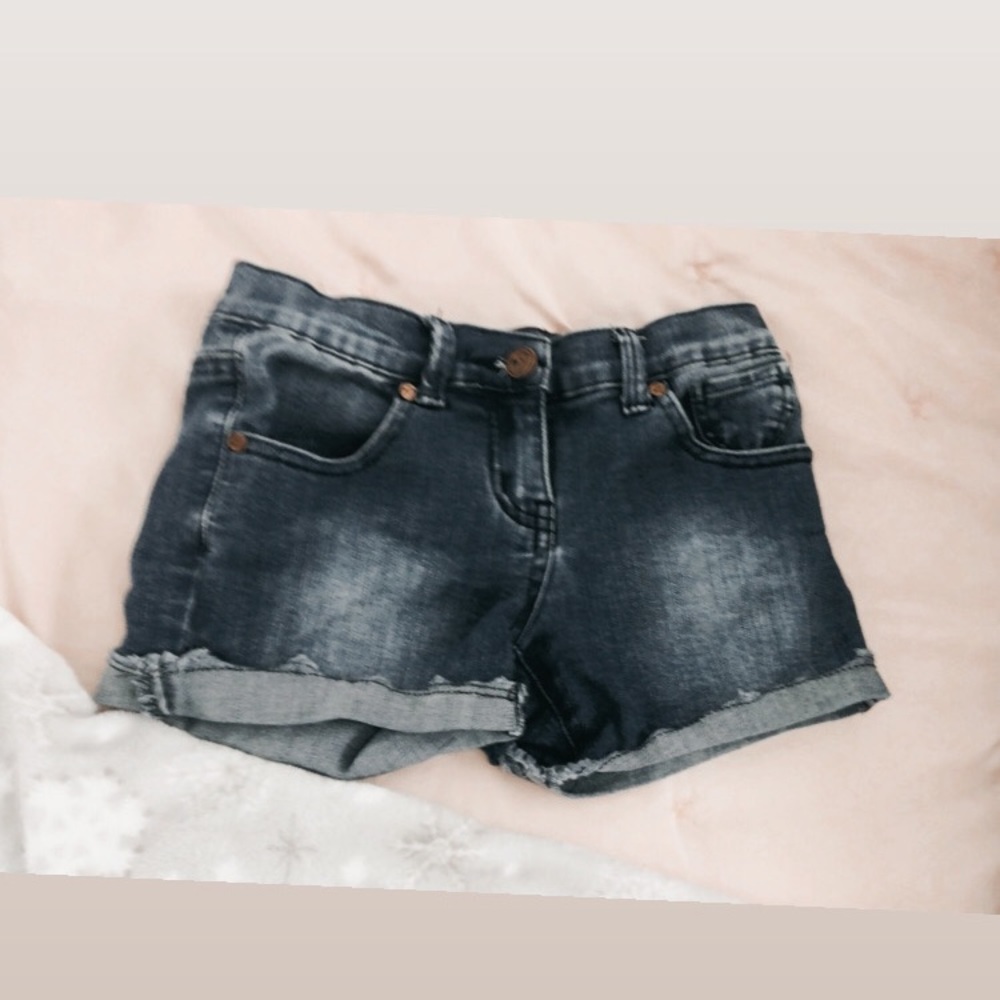 I heart pinc size 10 shorts